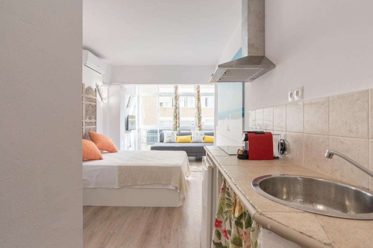 Studio Malagueta Beach Малага Екстериор снимка